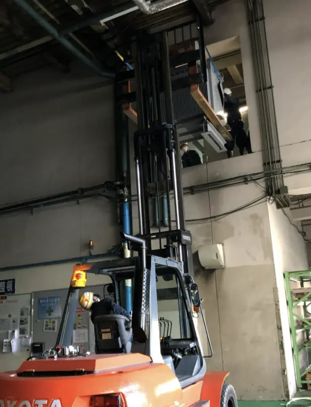 大阪市内某工場の工事作業写真