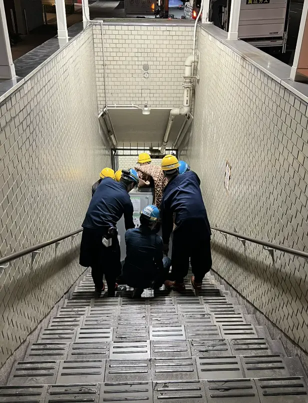 神戸市某地下鉄駅の工事作業写真