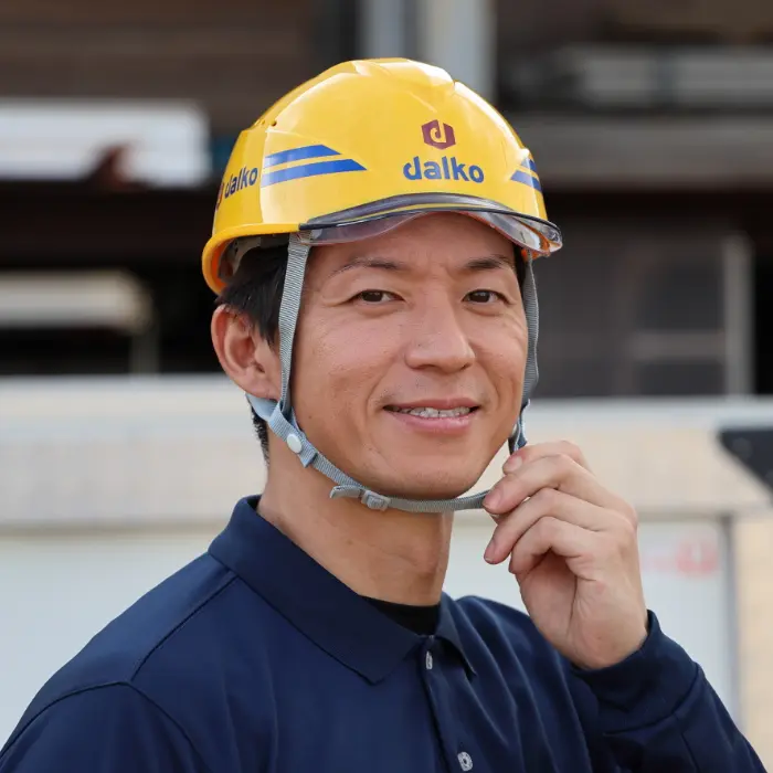 重量部・課長代理Y.Y.の顔写真