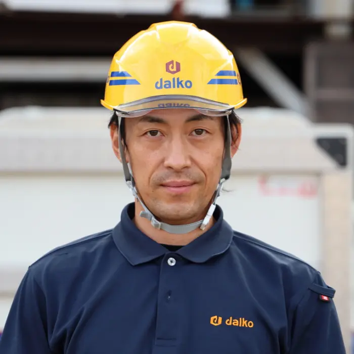 重量部・主任S.U.の顔写真