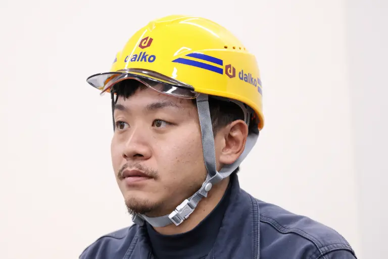 先輩社員M.A.の横顔写真
